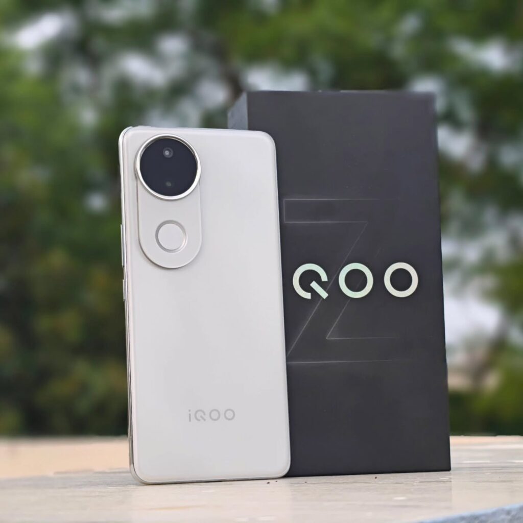 iQOO Z10R स्मार्टफोन का 50MP कैमरा और कर्व्ड OLED डिस्प्ले