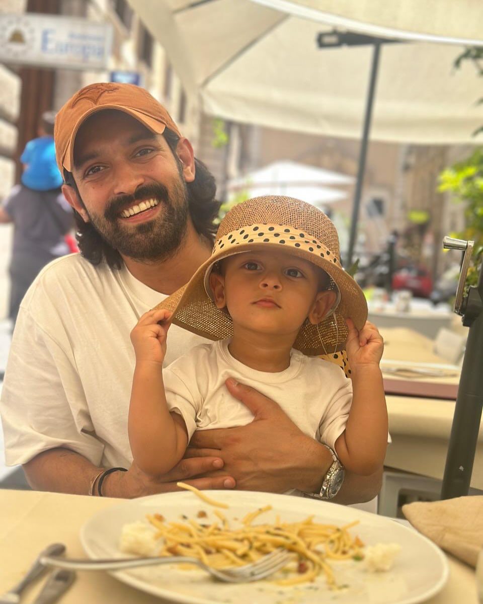 vikrant massey net worth
