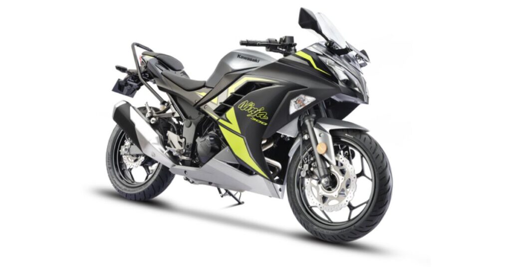 कावासाकी निंजा 300 नई कीमत 2025