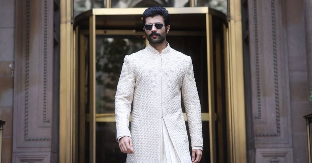 Vijay Devarakonda Net Worth 2025 Age और रश्मिका से सगाई की पूरी सच्चाई!         