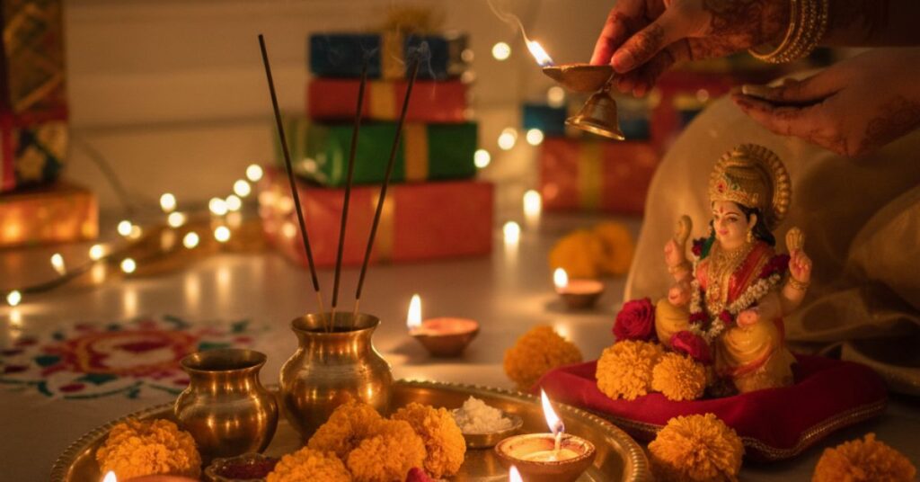 Festival Diwali Date 20 या 21 अक्टूबर? जानें दीपावली 2025 की सटीक तारीख, लक्ष्मी पूजा का शुभ मुहूर्त और 5 दिन का कैलेंडर यहाँ।