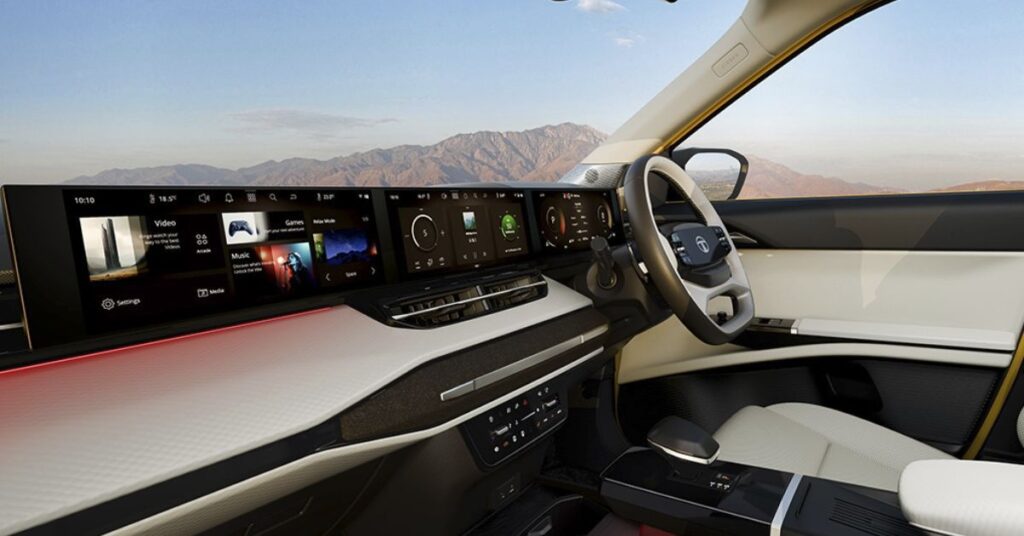 Tata Sierra ट्रिपल स्क्रीन